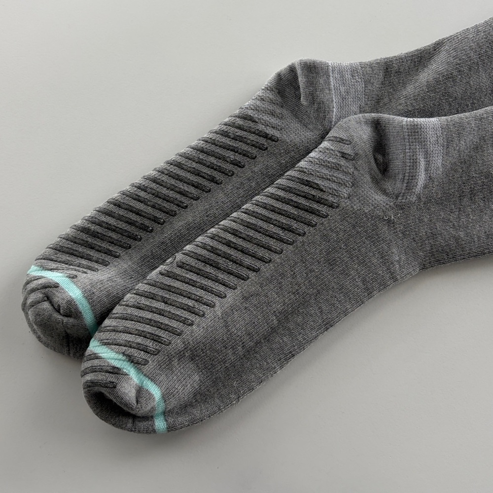 OneCompress Bamboo Compression Socks - image 5